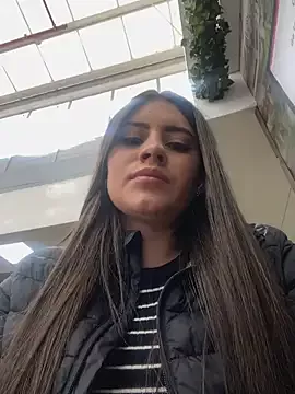 Freechat Isabella21_ on StripChat