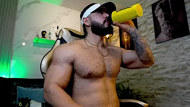 jaxon_colton on StripChat