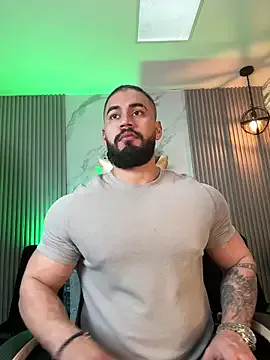 jaxon_colton — PLay Bulge and lick biceps