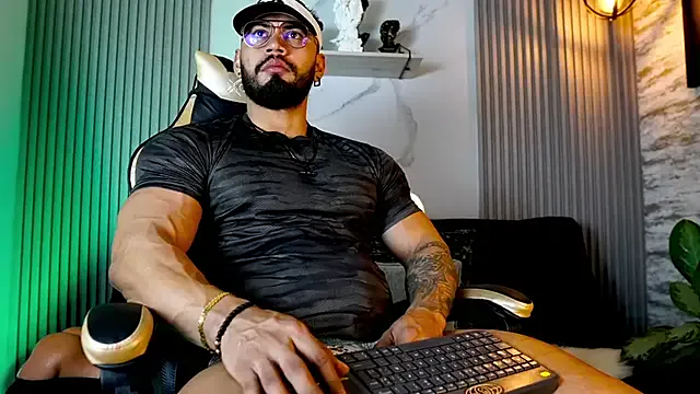 jaxon_colton on StripChat