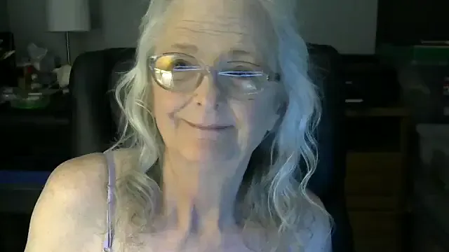 JoleneDelacroix on StripChat