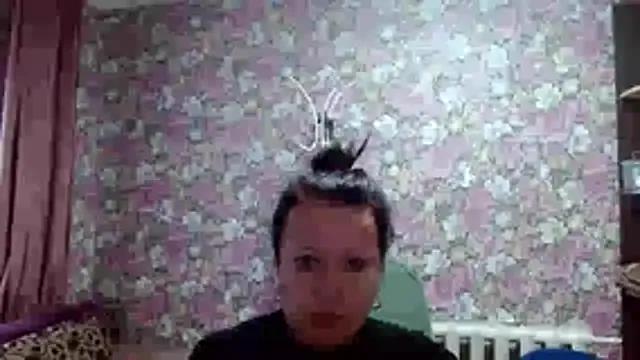 StripChat Julia-ru is Freechat Julia-ru — show your legs in stockings and heels