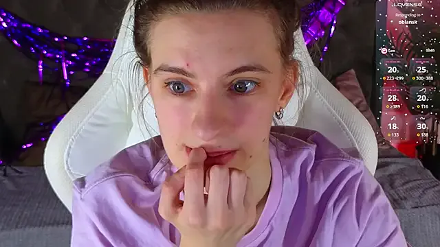 kaleriyaa_ on StripChat