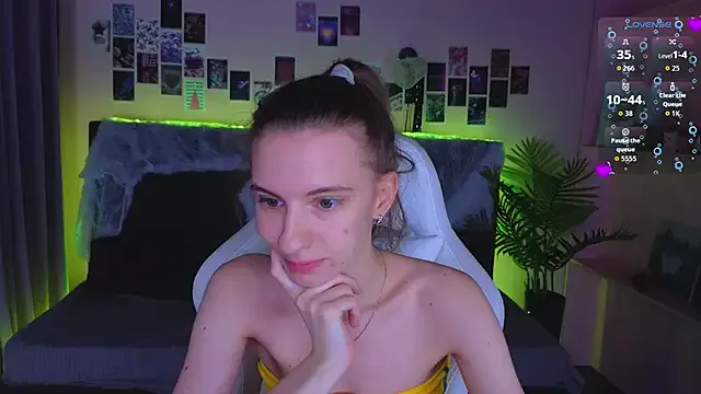 kaleriyaa_ on StripChat