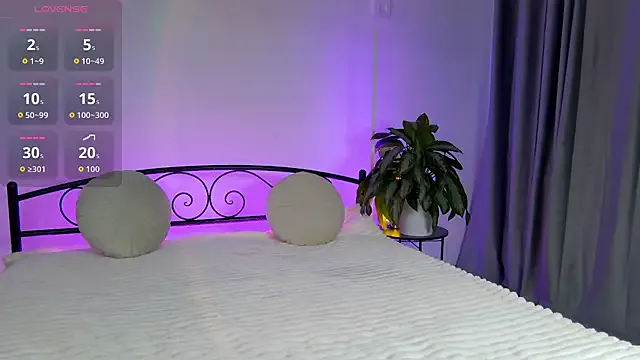 KariDollar on StripChat