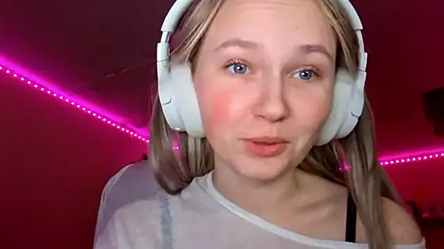 Freechat KarinRobertson on StripChat