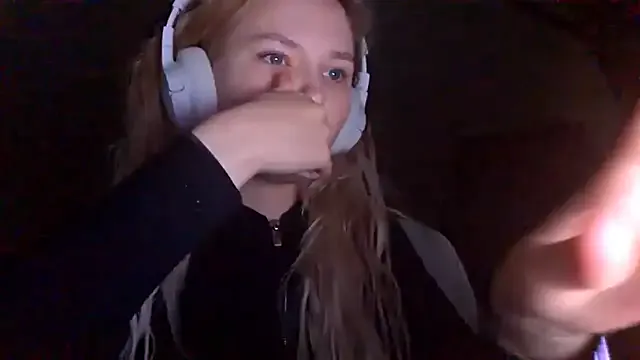 Freechat KarinRobertson on StripChat