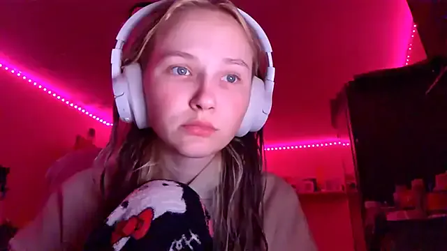 Freechat KarinRobertson on StripChat