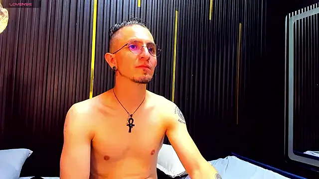 KarloStrom on StripChat