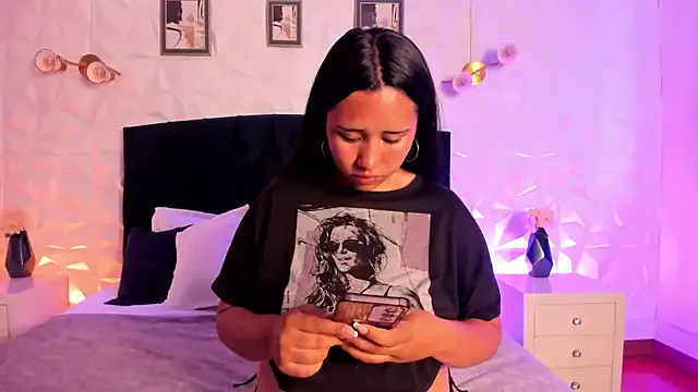 Karoll_Teyes on StripChat