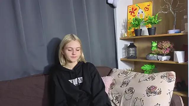 Freechat KelleDomin on StripChat