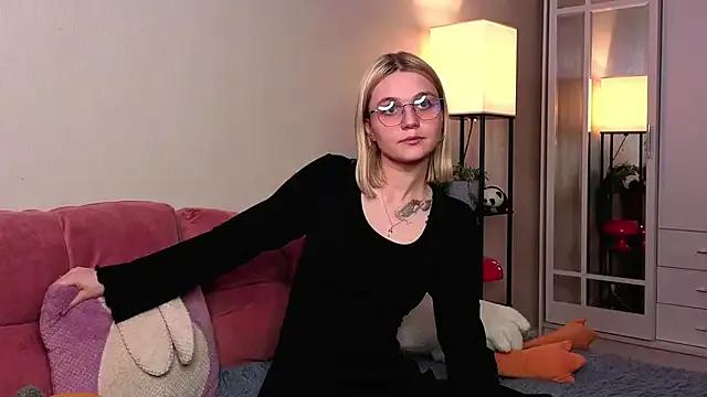 Freechat KelleDomin on StripChat