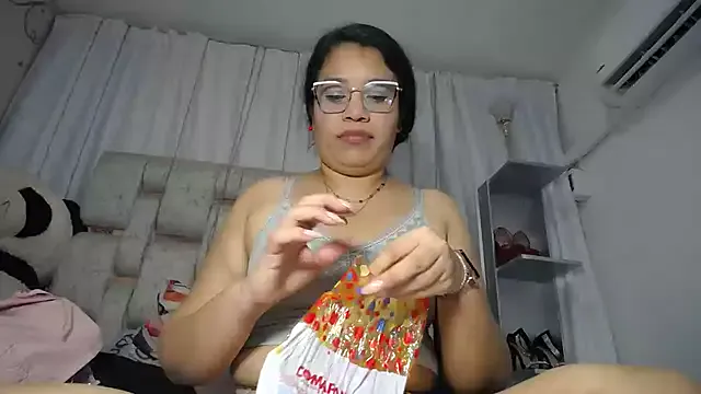 KEYRA-MILLER- on StripChat