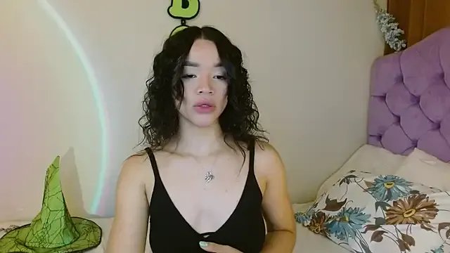 kiarablue on StripChat