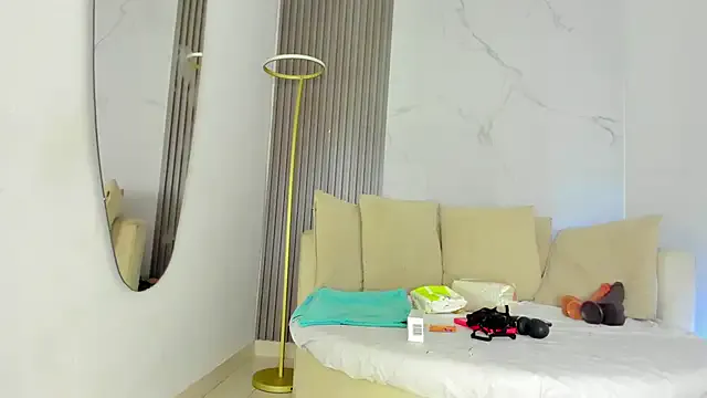 Freechat kiaratentation on StripChat