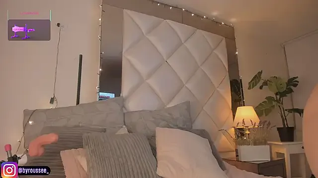 KimRoussee on StripChat