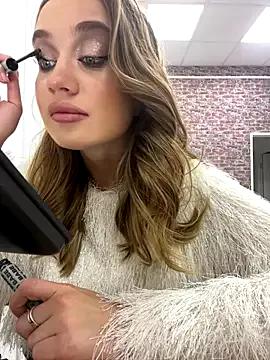 KiraMyers — Oil ass