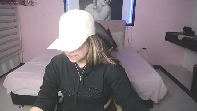 Kitten_Cam on StripChat 