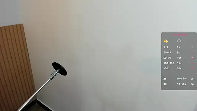 klhoe_boobs on StripChat