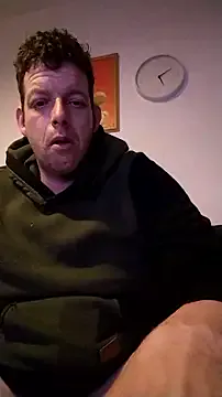 Knuffelstaaff123 on StripChat