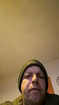 Knuffelstaaff123 on StripChat