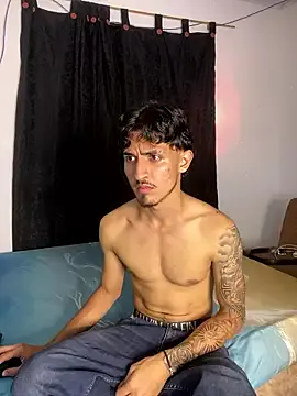 Kriss_Edwards on StripChat