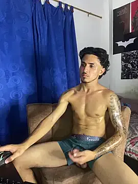 Kriss_Edwards on StripChat