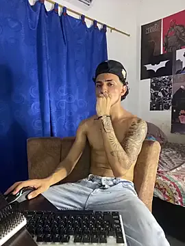 Kriss_Edwards on StripChat