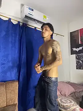 Kriss_Edwards on StripChat