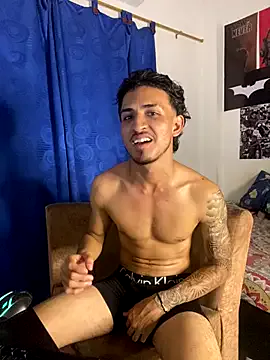 Kriss_Edwards on StripChat