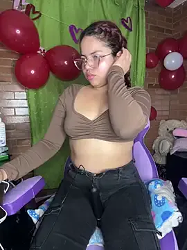 KRISTEEN-EPH — naked show for 5 minutes