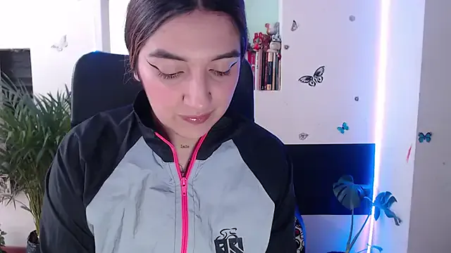 Freechat Lia-mitch on StripChat