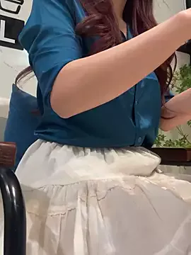 Linh_2004 on StripChat