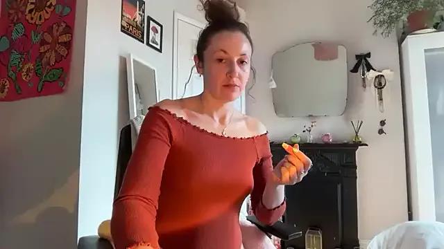 Littlelolo60 on StripChat 