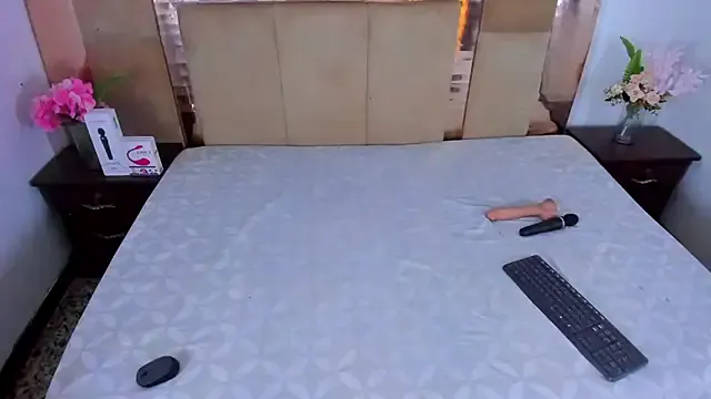 LizBrook on StripChat