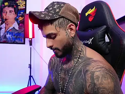 Freechat logan_hugh8 on StripChat