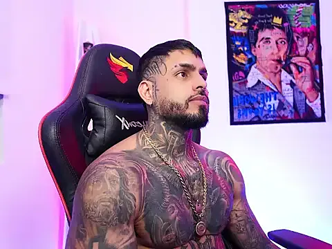 Freechat logan_hugh8 on StripChat