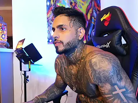 Freechat logan_hugh8 on StripChat