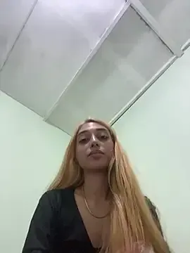 loirinhaaa — Freechat on StripChat