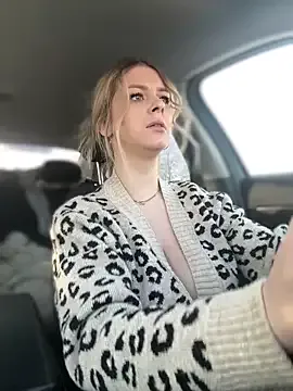 Freechat Love_Bri on StripChat