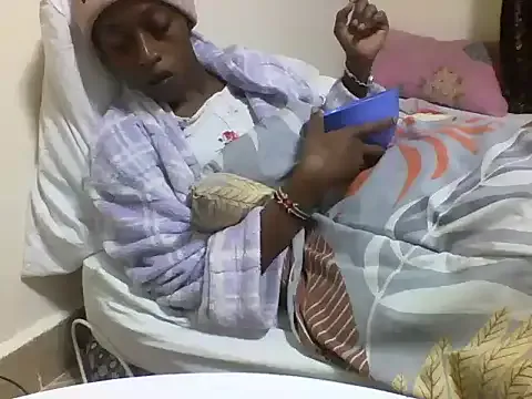 Offline LunaPetal on StripChat