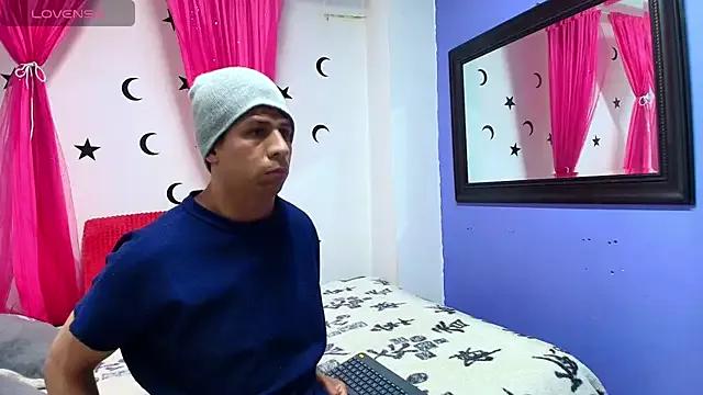 Freechat mabeliney_esgreen on StripChat