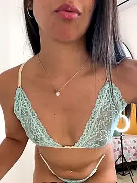 Freechat MaddyX__ on StripChat