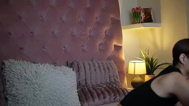 MaiaMini on StripChat 