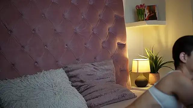 MaiaMini on StripChat 