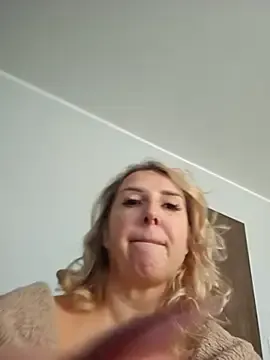 MariaRichi_ on StripChat