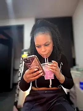 Melany_Williams — finger in my pussy crammy