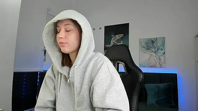 Melissa_new22 — Bend over spy of my booty