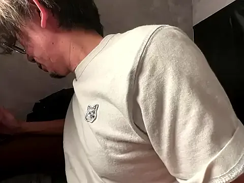 Men-esthe-Live on StripChat