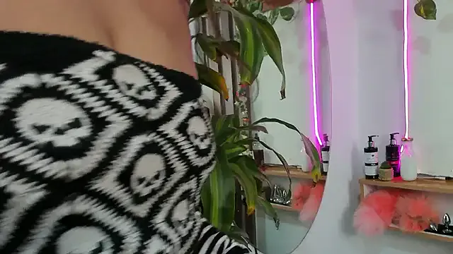 Freechat MeowMota_ on StripChat